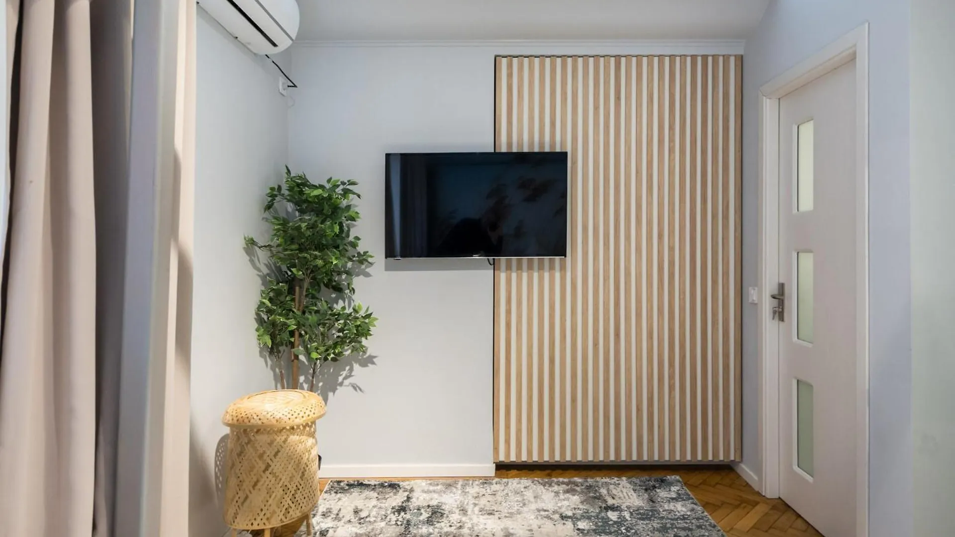 Borealis Calea Victoriei View Netflix Bucharest