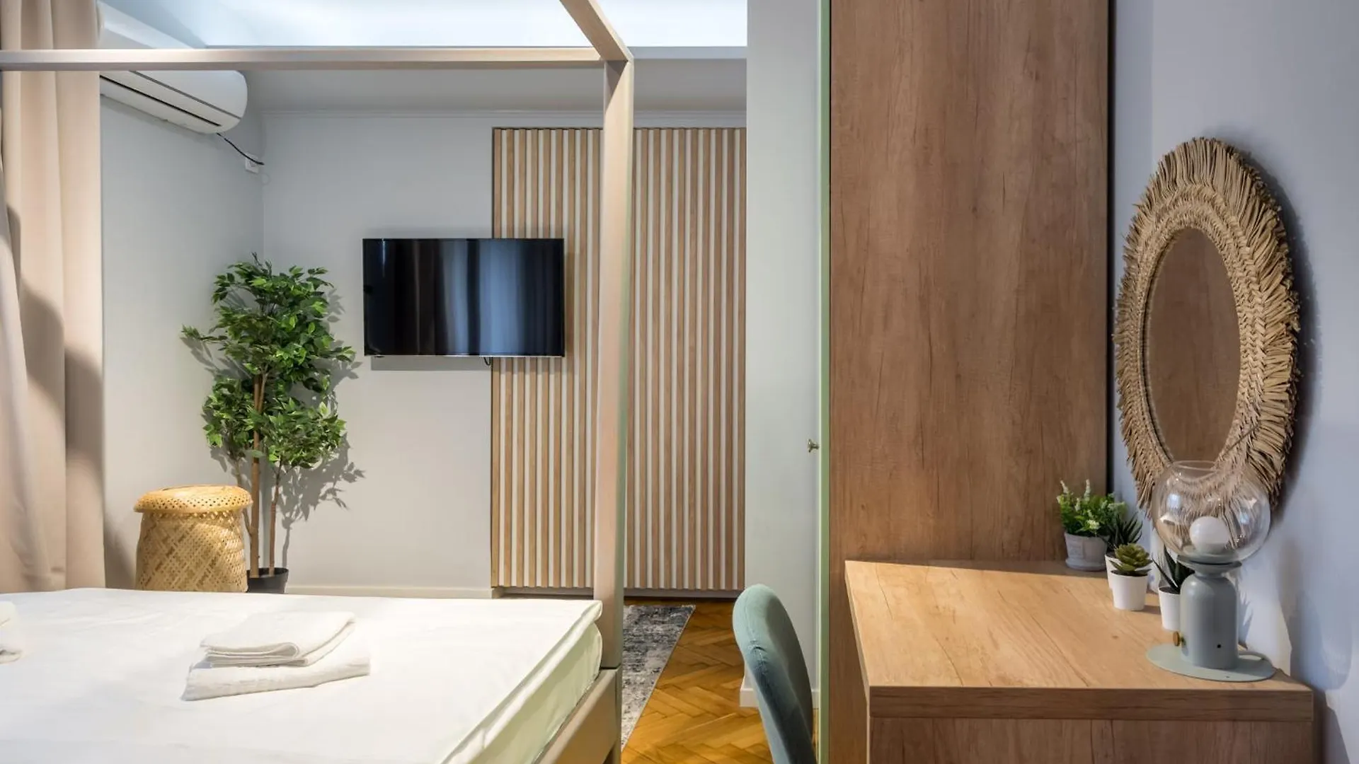 Borealis Calea Victoriei View Netflix Bucharest 0*,  Romania
