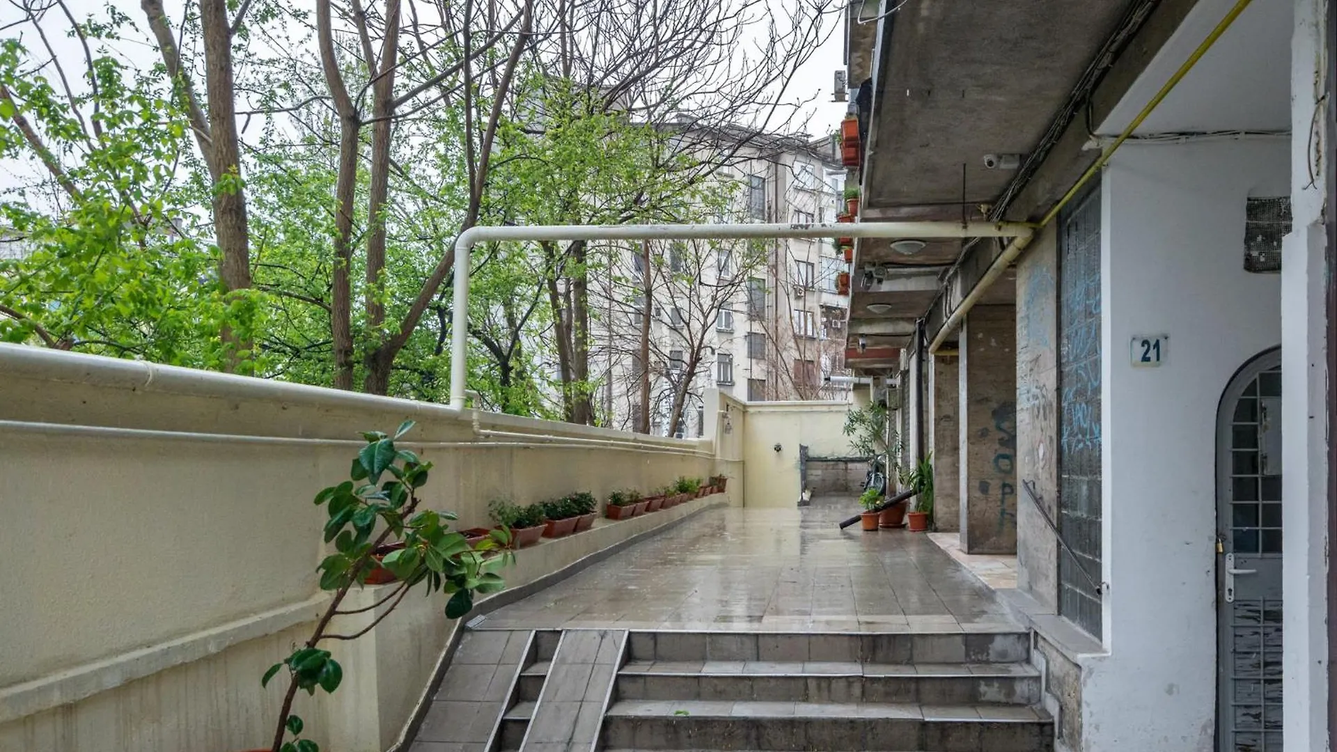 Borealis Calea Victoriei View Netflix Bucharest 0*,